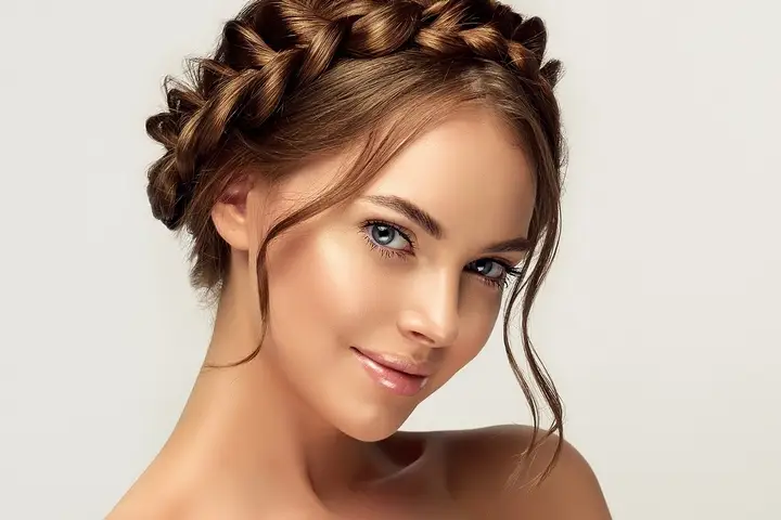 7. Experiment with Hairstyles Tips to Become the Most Attractive Woman